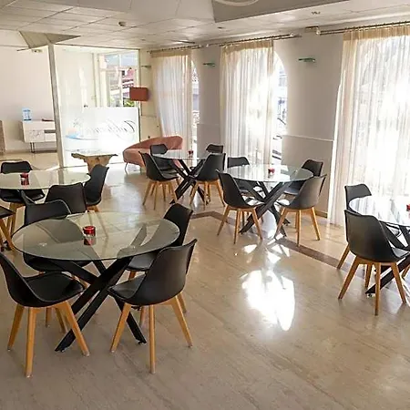 מלון California - Adults Only 4*