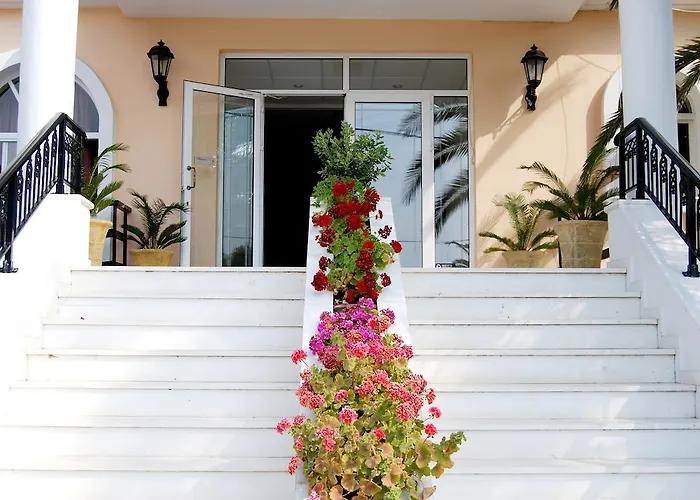 California - Adults Only 4*