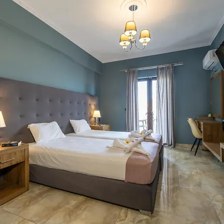 California - Adults Only Λαγανάς