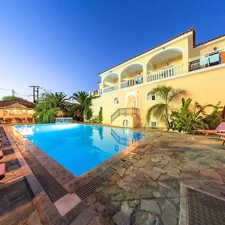 California - Adults Only Λαγανάς