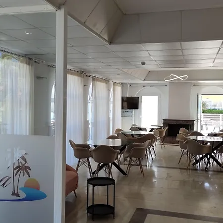 California - Adults Only 4*